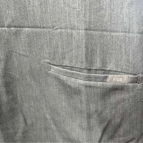 Figs Women's Casma 3-Pocket Scrub Too Gray Large Technical Collection - Picture 5 of 9